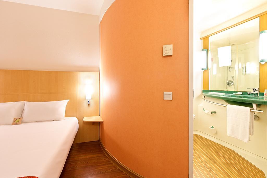 Ibis Chuzhou 1912 Hotel Exterior photo