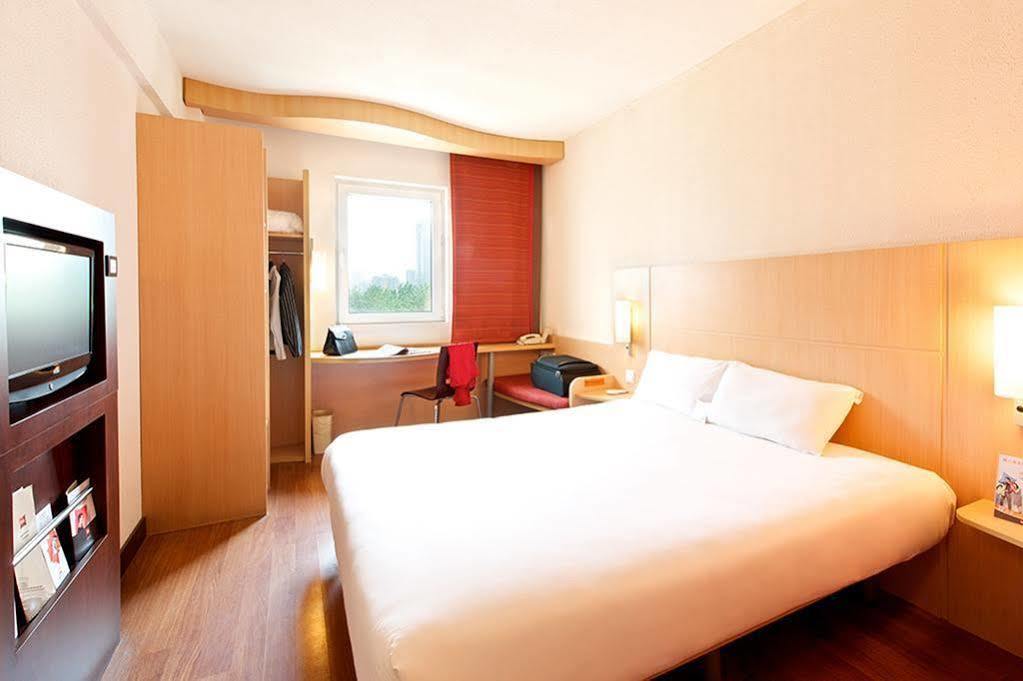 Ibis Chuzhou 1912 Hotel Exterior photo